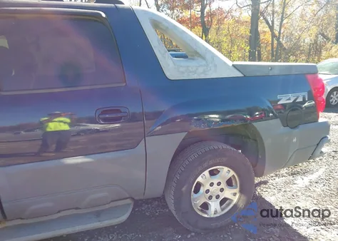 2002 Chevrolet Avalanche 1500 z USA, uszkodzony, nr VIN 3GNEK13TX2G265848